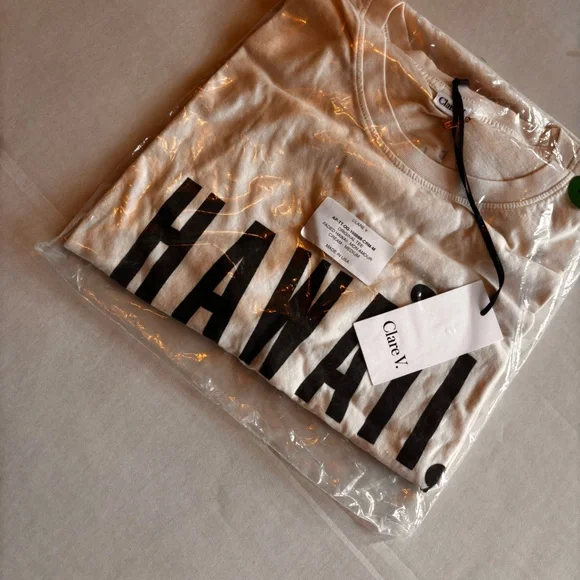 Clare V
Hawaii Mon Amor
T shirt
Size m - Picture 3 of 6